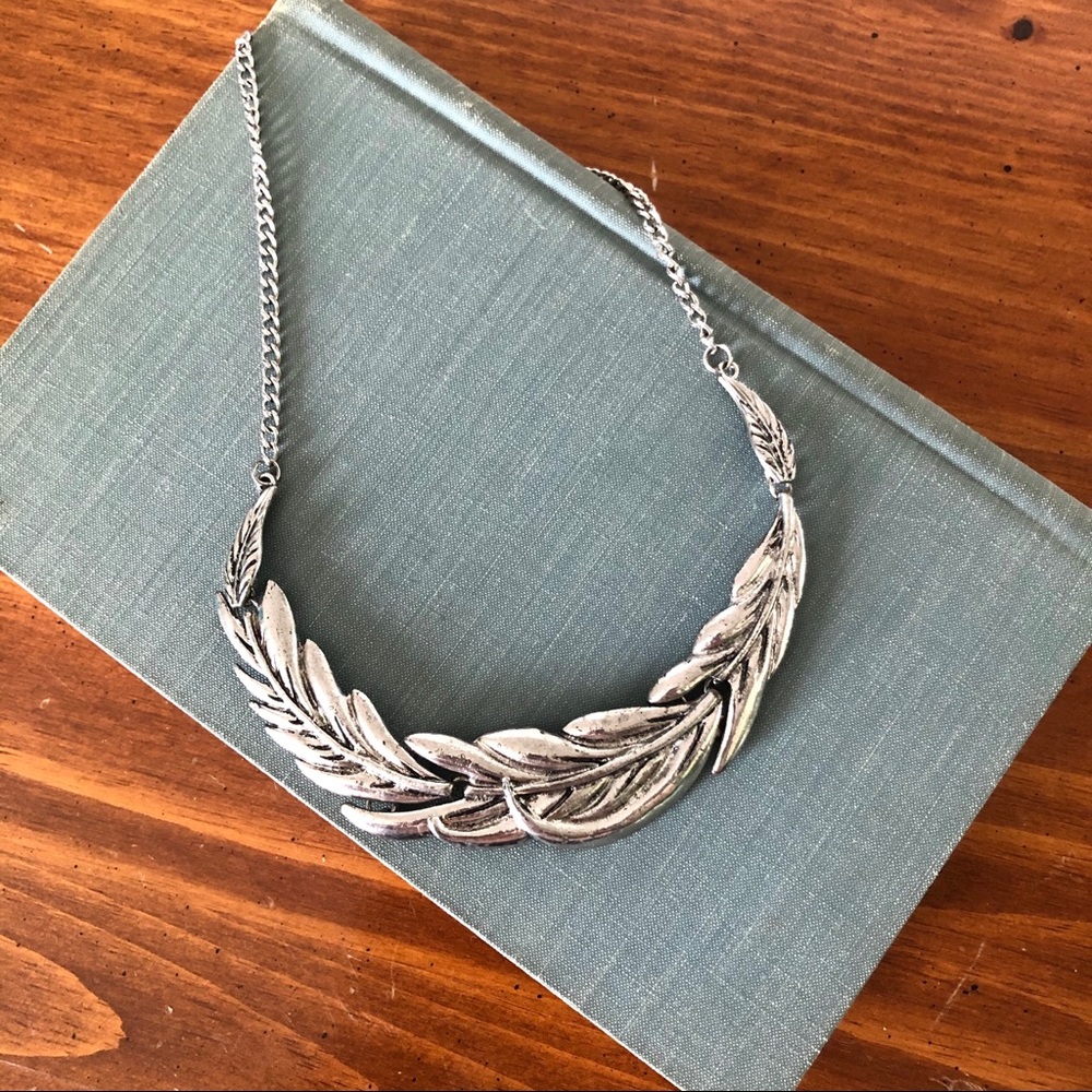 ✨2/$15-Boho Feather Necklace